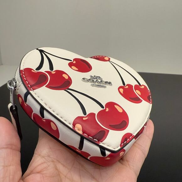 Last 1 ‼️Coach CZ477 Heart Coin Case With Cherry Print - Picture 5 of 7